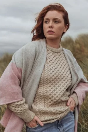 John Hanly Lambswool Cape Sue 704